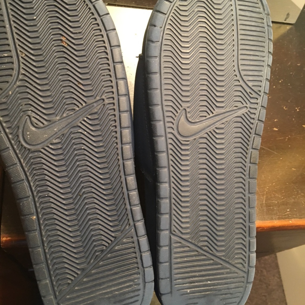 Nike slides